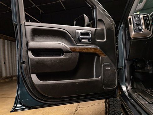 Used 2018 GMC Sierra 2500 Denali w/ Duramax Plus Package image 27