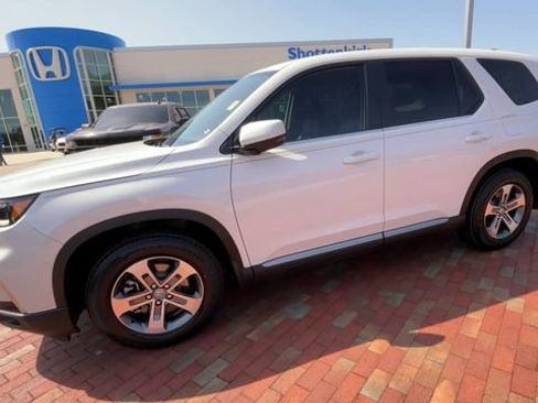 Certified 2025 Honda Pilot EX-L image 6