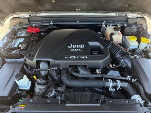 Used 2021 Jeep Wrangler Unlimited Rubicon AWD/4WD image 33