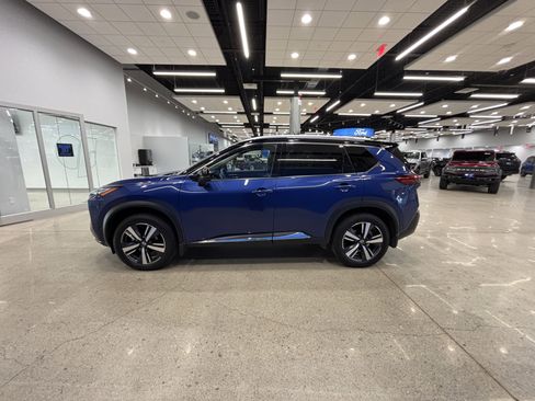 Used 2021 Nissan Rogue Platinum image 5