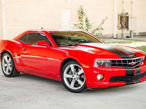 Used 2010 Chevrolet Camaro SS w/ RS Package image 10