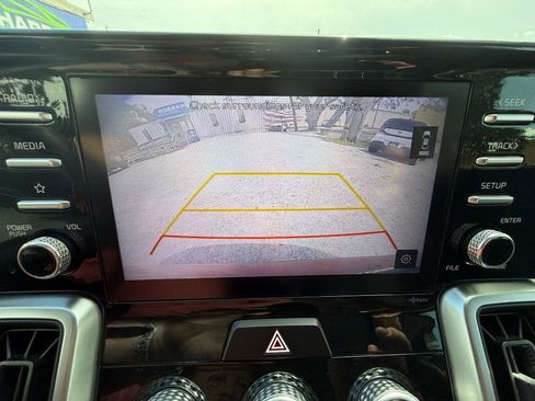 Used 2021 Kia Sorento LX FWD image 12