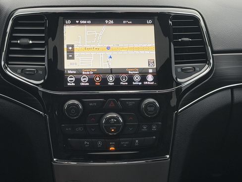 Used 2021 Jeep Grand Cherokee Limited AWD/4WD image 17