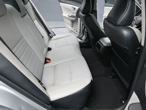 Used 2016 Toyota Camry SE image 22
