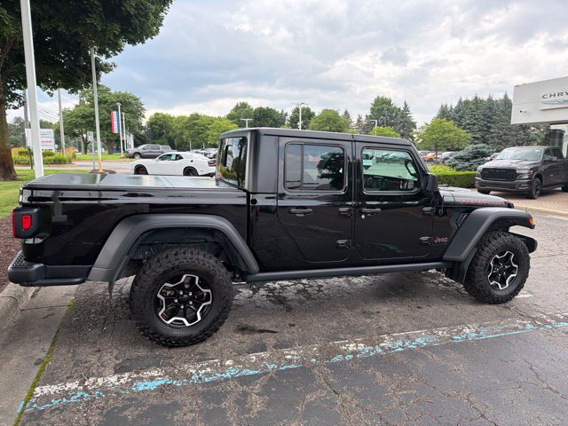 Used 2023 Jeep Gladiator Rubicon w/ Cold Weather Group AWD/4WD image 3