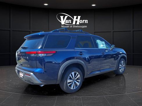 New 2026 Nissan Pathfinder SL AWD/4WD image 6