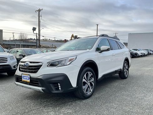 Certified 2022 Subaru Outback Limited image 3