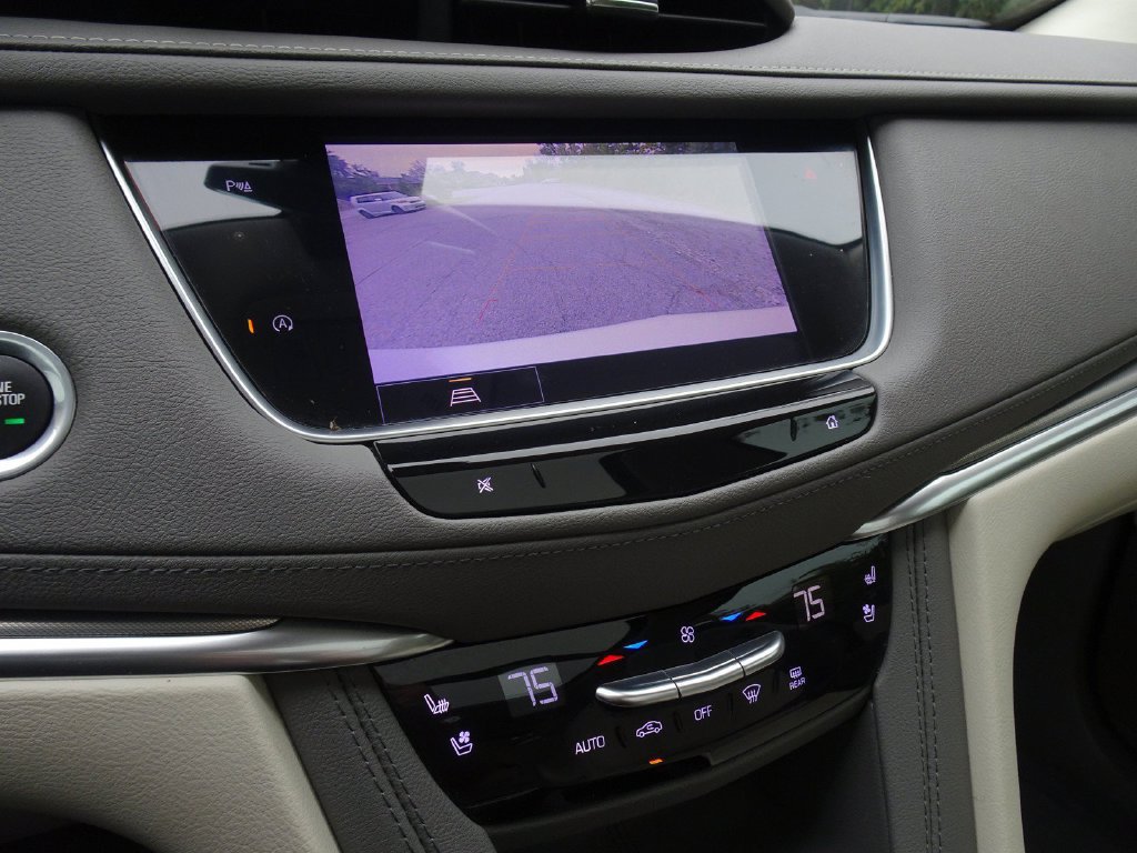 Certified 2022 Cadillac XT5 Premium Luxury FWD image 18