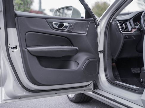 Used 2021 Volvo S60 T5 Momentum w/ Protection Package Premier image 36