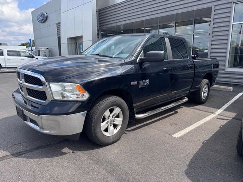 Used 2019 RAM 1500 Classic SLT AWD/4WD image 3