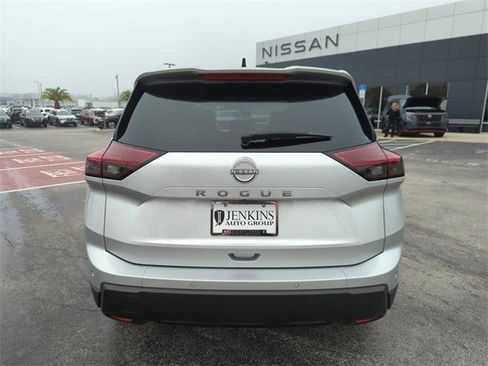 Certified 2024 Nissan Rogue S image 5