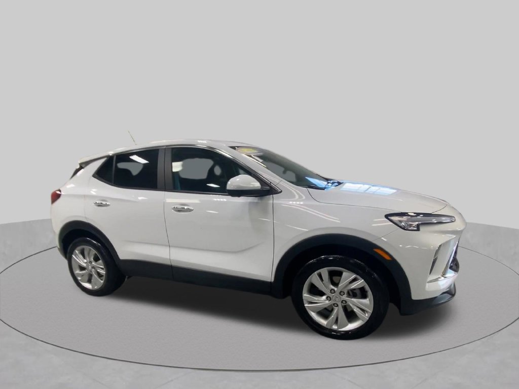 Certified 2024 Buick Encore GX Preferred w/ Comfort Package FWD image 2