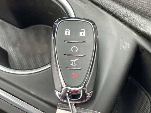 Used 2020 Chevrolet Equinox LT image 32