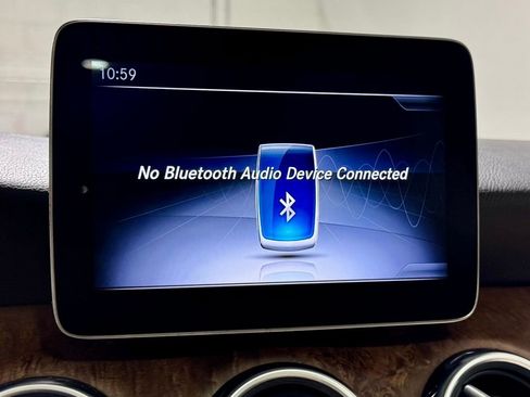 Used 2020 Mercedes-Benz GLA 250 4MATIC w/ Premium Package image 20