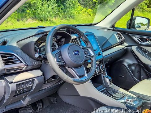 Used 2022 Subaru Forester Limited AWD/4WD image 9