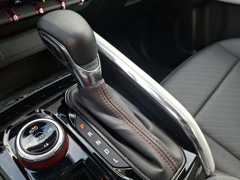 Used 2024 GMC Canyon AT4X w/ AT4X AEV Edition image 15