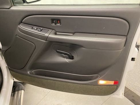 Used 2004 Chevrolet Silverado 2500 LS AWD/4WD image 22