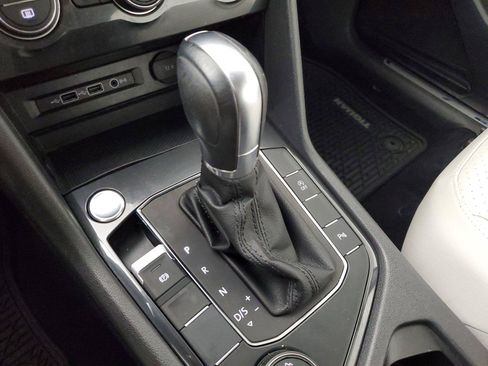Used 2019 Volkswagen Tiguan S AWD/4WD image 32
