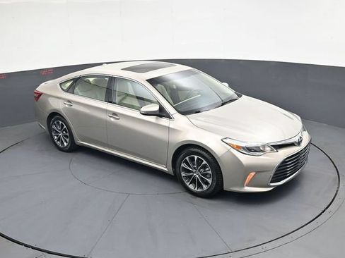 Used 2016 Toyota Avalon XLE Premium FWD image 22