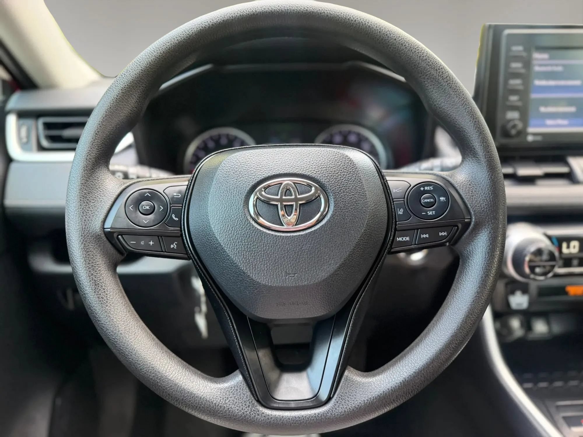Used 2020 Toyota RAV4 XLE FWD image 26