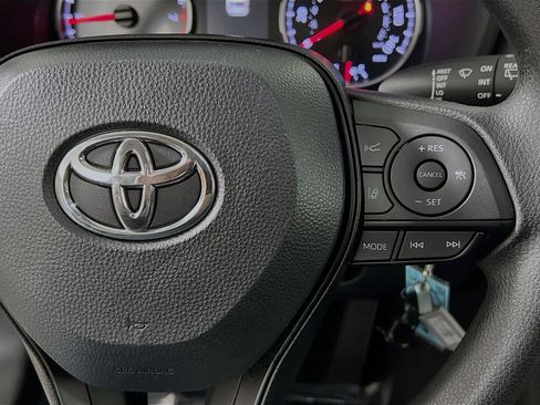 Used 2022 Toyota RAV4 LE image 20
