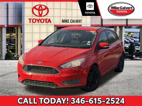 Used 2016 Ford Focus SE image 1