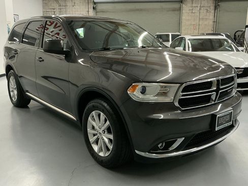 Used 2019 Dodge Durango SXT w/ 3rd Row Seating Group image 3