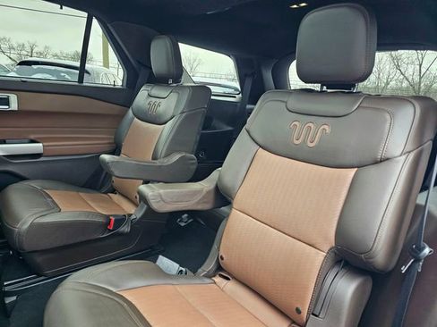 Used 2022 Ford Explorer King Ranch w/ Premium Technology Package image 24