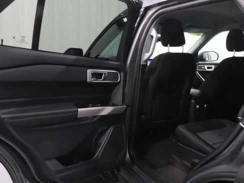 Used 2023 Ford Explorer XLT w/ Class IV Trailer Tow Package AWD/4WD image 12