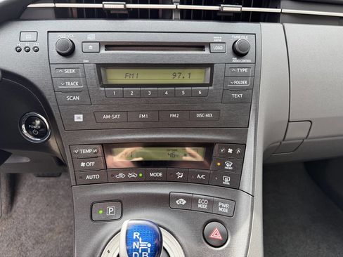 Used 2011 Toyota Prius Three image 19