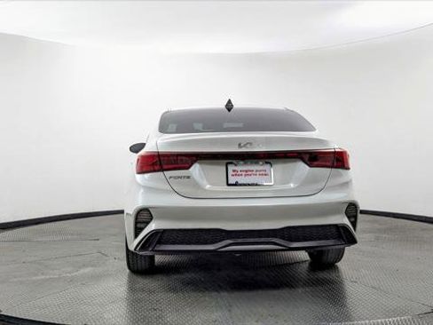 Used 2022 Kia Forte LXS FWD image 7