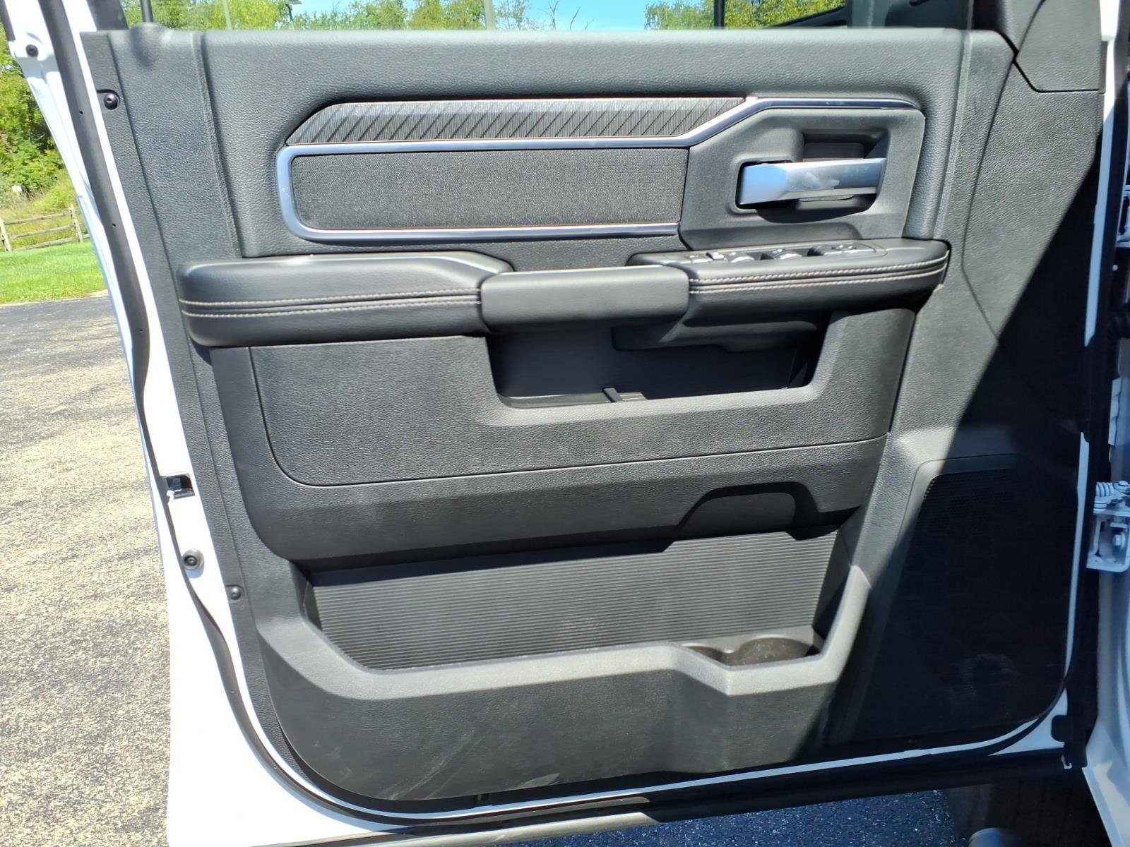 New 2027 RAM 3500 Big Horn AWD/4WD image 10
