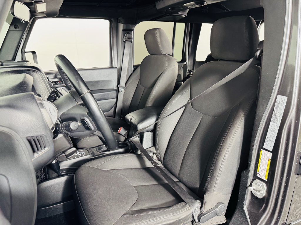 Used 2018 Jeep Wrangler Unlimited Sport w/ Connectivity Group AWD/4WD image 6