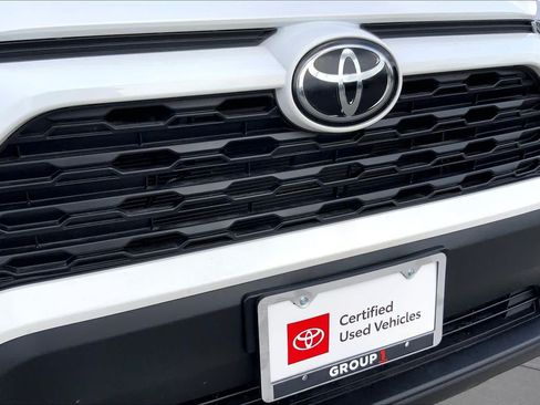 Used 2025 Toyota RAV4 LE AWD/4WD image 29