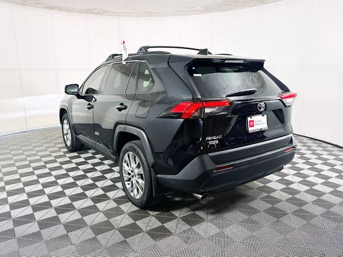 Used 2025 Toyota RAV4 XLE Premium FWD image 5