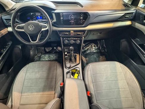 Used 2024 Volkswagen Taos SE w/ Panoramic Sunroof Package image 25