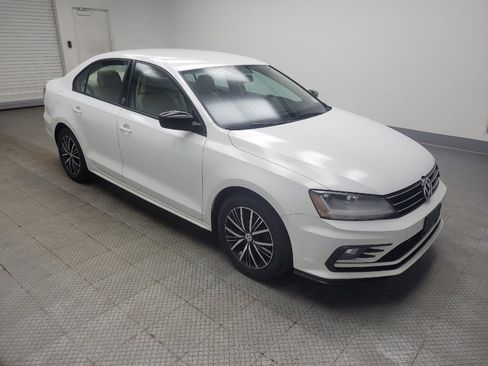 Used 2018 Volkswagen Jetta Wolfsburg Edition image 11