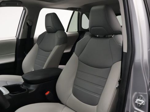 Certified 2022 Toyota RAV4 XLE Premium FWD image 13