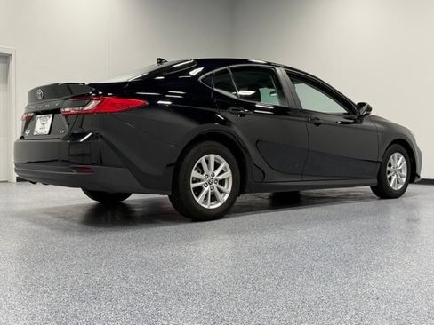 Used 2025 Toyota Camry LE FWD image 12