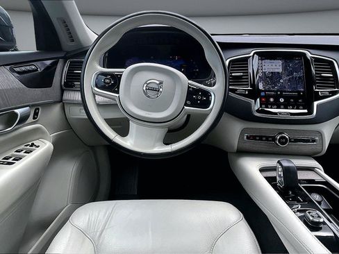 Used 2024 Volvo XC90 T8 Plus w/ Protection Package Premier AWD/4WD image 9