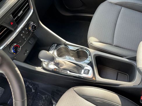 Used 2025 Buick Encore GX Preferred FWD image 75