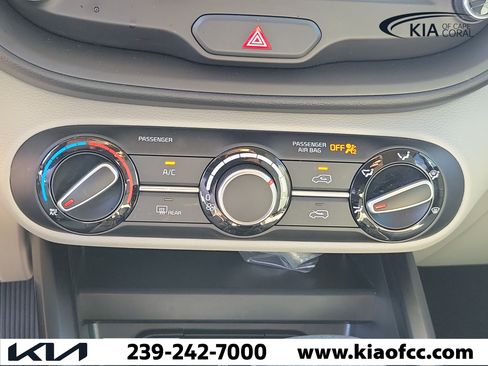 Certified 2025 Kia Soul LX w/ LX Technology Package FWD image 26