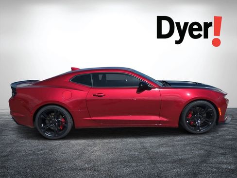 Certified 2021 Chevrolet Camaro SS RWD image 2