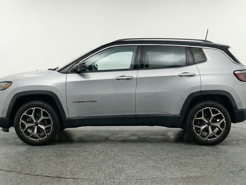 Used 2025 Jeep Compass Limited AWD/4WD image 5