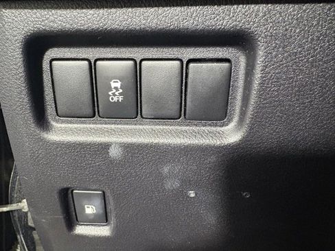 Used 2011 Lexus GX 460 image 19