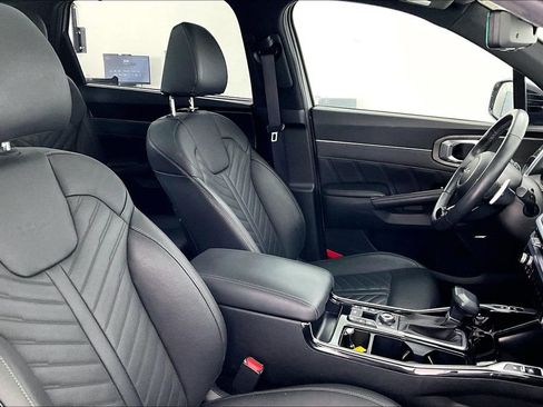 Used 2024 Kia Sorento SX Prestige image 11