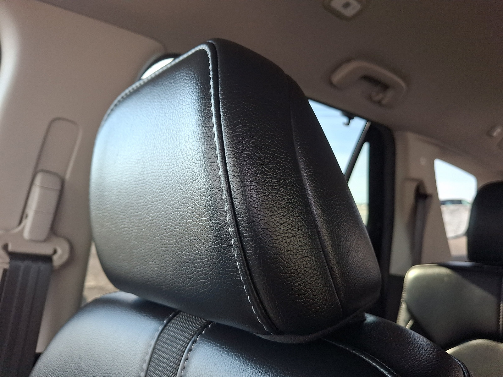 Used 2025 Honda Pilot EX-L image 13