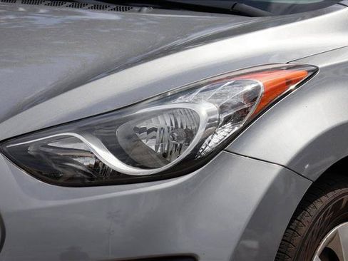 Used 2013 Hyundai Elantra GLS FWD image 10