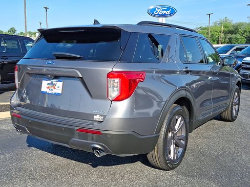 Used 2022 Ford Explorer XLT w/ Equipment Group 202A AWD/4WD image 6