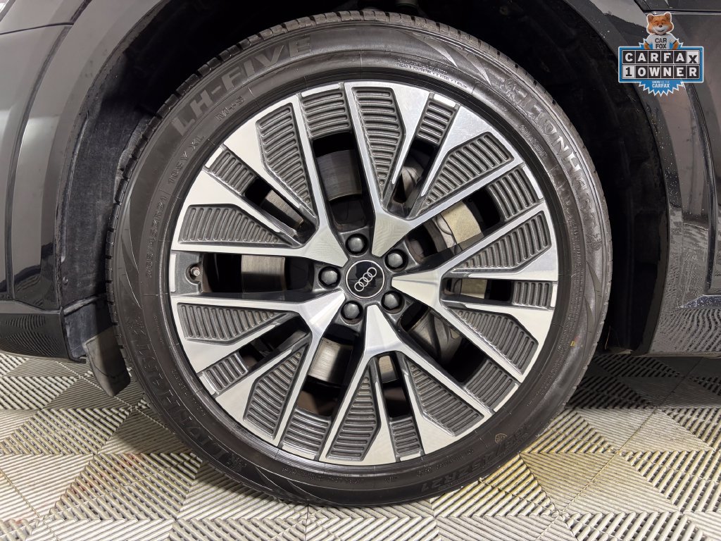 Used 2024 Audi Q8 e-tron Premium Plus AWD/4WD image 29